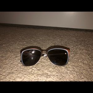 Guess mirrored lens sunglasses